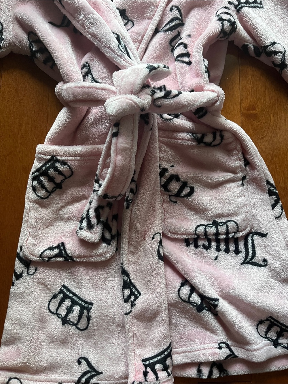 Pink Fuzzy Juicy Couture Robe - Picture 2 of 4